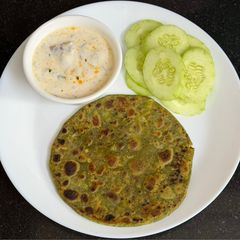 A picture of Paneer Stuff Bathua Roti 🫓 In Multigrain Flour.