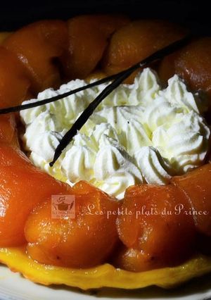 Une photo de Tatin de pommes, crème fouettée vanillée