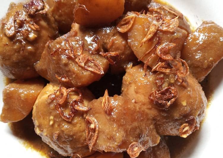 Semur Telur dan Kentang, Bumbu Simple Enak π