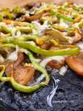 Pizza Negra 😳 de Sepia fresca en su Tinta
