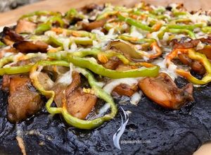 Foto principal de Pizza Negra 😳 de Sepia fresca en su Tinta