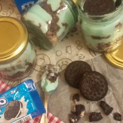 A picture of Oreo truffle pie.