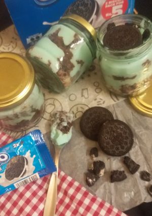 A picture of Oreo truffle pie.