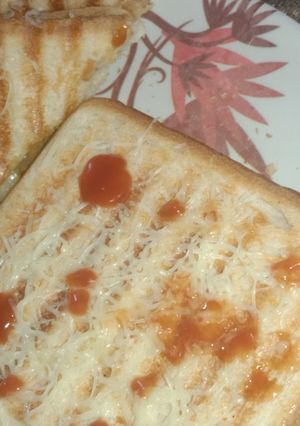 ટોસ્ટ સેન્ડવીચ(Toast Sandwich Recipe In Gujarati) રેસીપી મુખ્ય ફોટો
