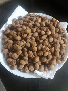 A picture of Coated Peanuts.