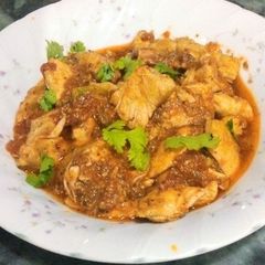 A picture of Butt Chicken Karahi.