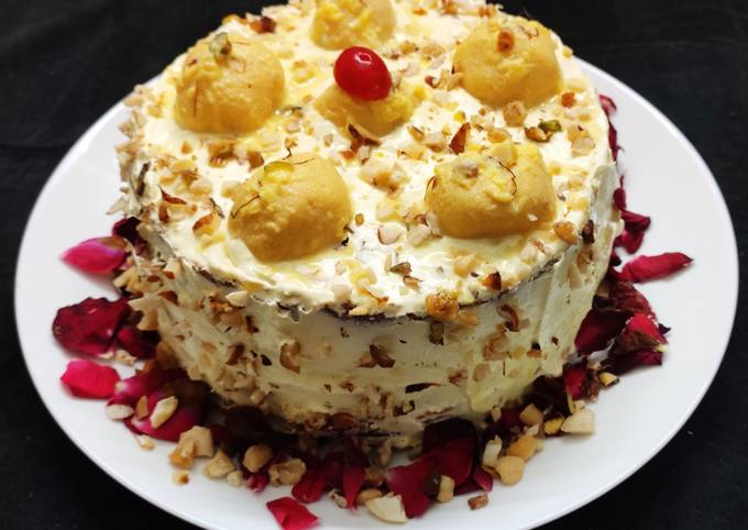 Eggless Butterscotch Cake - step by step Indian style - Spices N Flavors