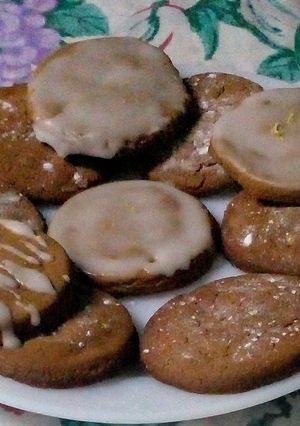 Una foto de Galletas de chocolate con glasé de limón