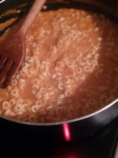 Una foto de Sopa de tomate casera con fideos