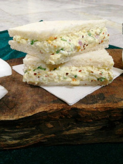 मेयो एग सैंडविच (mayo egg sandwich recipe in Hindi) रेसिपी मुख्य फोटो