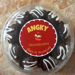 A picture of Nastar balut cokelat.