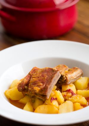 Una foto de Patatas guisadas con costillas