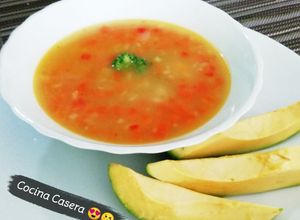 Una foto de Sopa de arracacha con jamón 🍲
