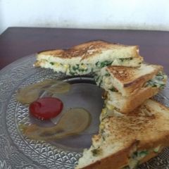 A picture of Spinach corn sandwich.