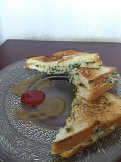 A picture of Spinach corn sandwich.
