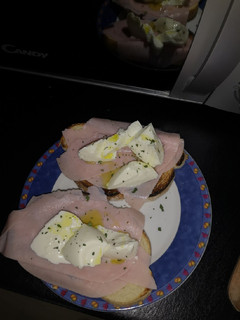 Una foto de Tosta de pavo y queso fresco