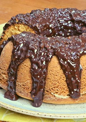 Foto de Bolo chokito com massa de caramelo e cobertura de chocolate
