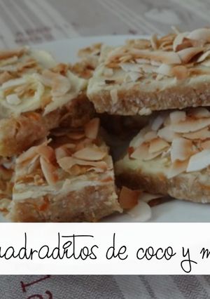 Una foto de Cuadraditos de coco y mandarina