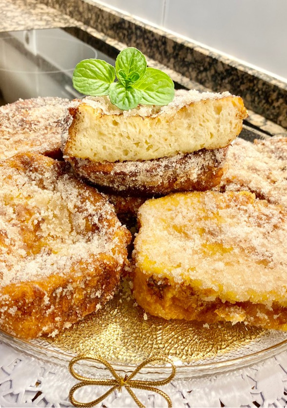Una foto de Brioche frito “sin gluten” (Fried brioche “gluten-free”)