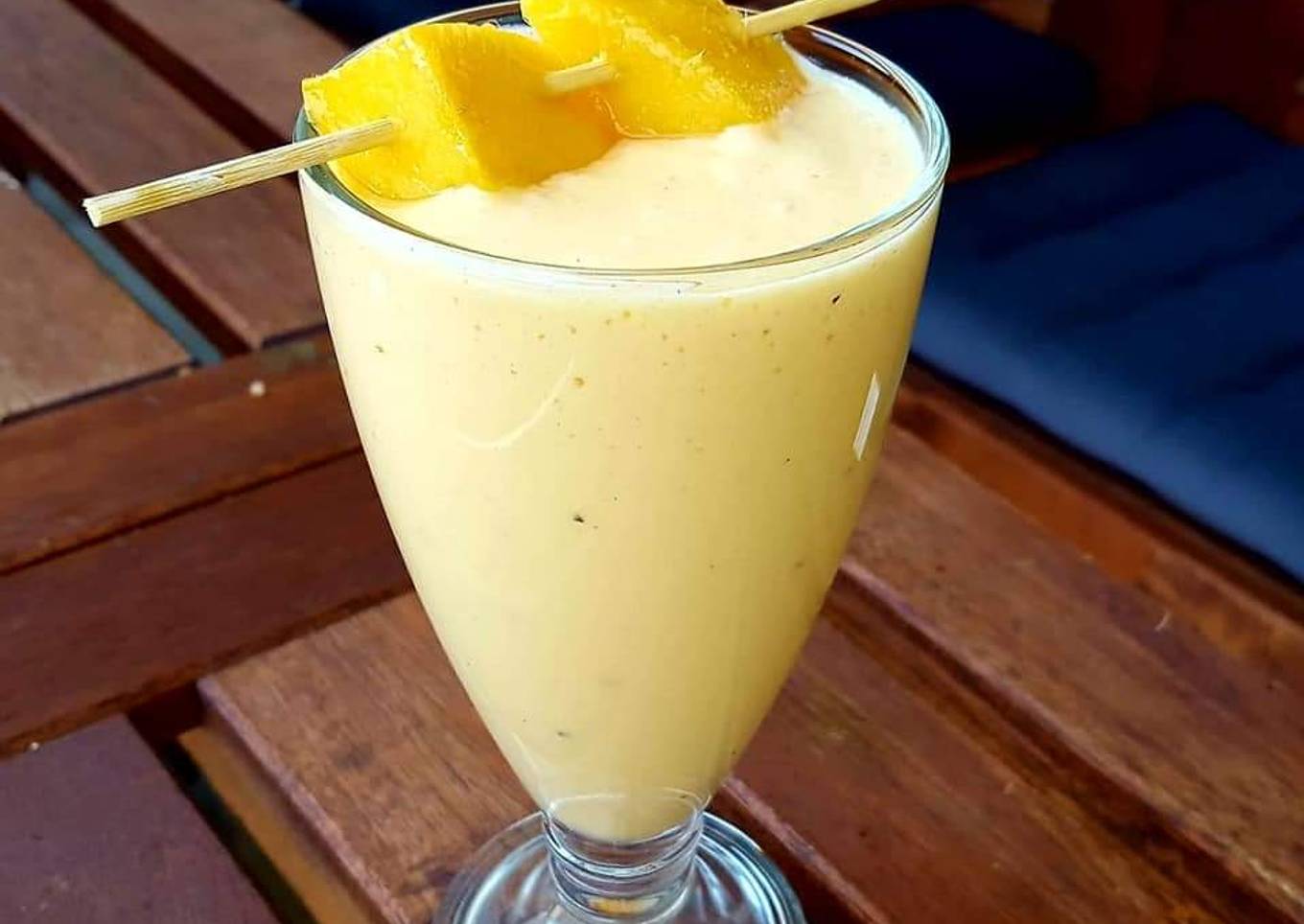 Mango lassi
