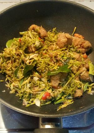 Foto resep Tumis Bunga Pepaya + Kerupuk Rambak