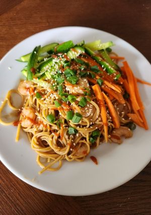A picture of Spicy Peanut Noodles with Shrimp.