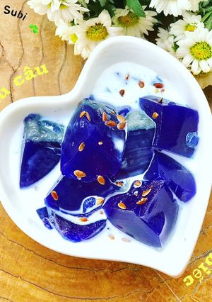 Hình của món Xu xoa rau câu hoa đậu biếc.