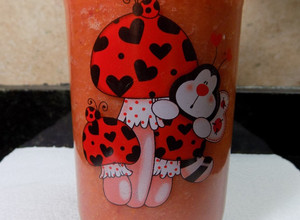 Una foto de Licuado rojo pasion (sandía, frutillas y granadina)