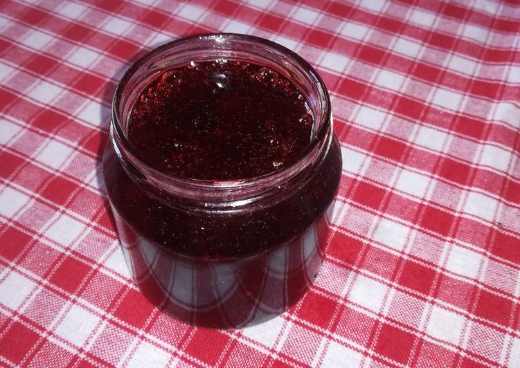 Strawberry jam in microwave