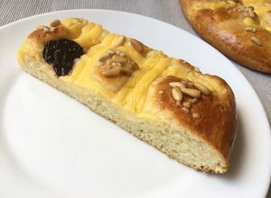 Una foto de Coca de Sant Joan de crema