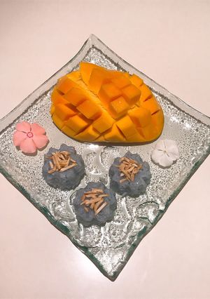 A picture of Butterfly Pea Mango Sticky Rice.