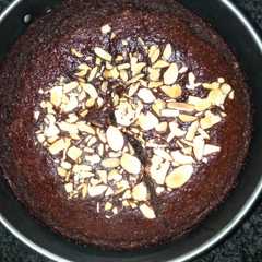 Foto di Torta Caprese Vegana con granella di mandorle