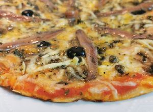 Foto principal de Pizza Puttanesca