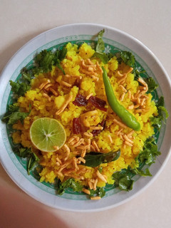 બટાકા પૌવા (Bataka Poha Recipe In Gujarati) રેસીપી મુખ્ય ફોટો