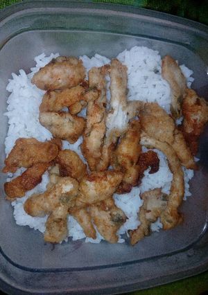 Una foto de Chicharrones de pollo a la albahaca