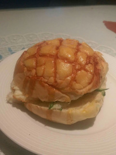 簡單快速波蘿漢堡包 的食譜成品照片