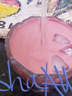A picture of 3 berries yogart drink/lassi.