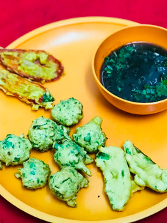 ગોટા ભજીયા (Gota n bhajiya recipe in Gujarati) રેસીપી મુખ્ય ફોટો