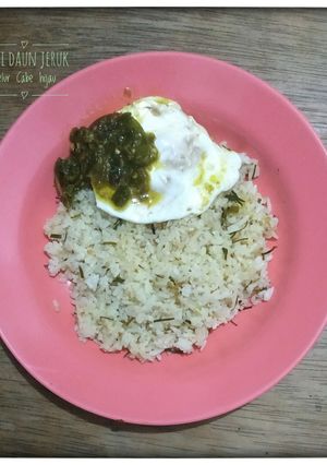 Foto resep Nasi Daun Jeruk Telur Cabe Hijau