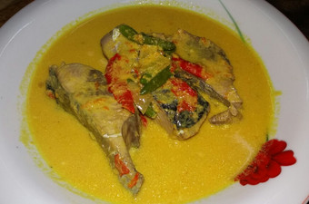 Resep 15. Gulai Tongkol Asam Pedas yang Lezat