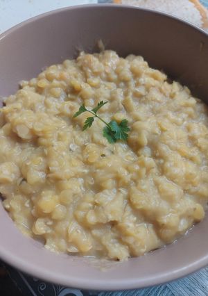Vöröslencse főzelék füstölt sonkával recept fotója