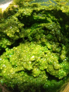 Una foto de Pesto de #albahaca