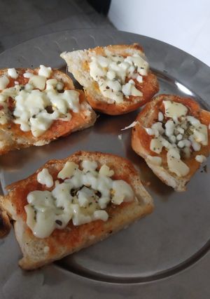 A picture of Cheese bread.