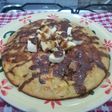 Pastel de Avena y Frutas con Salsa de Cacao y Miel