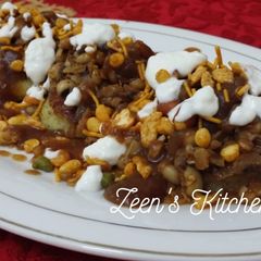 A picture of Lobia Ragda Pattice.