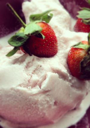 A picture of Strawberry Ice-cream.