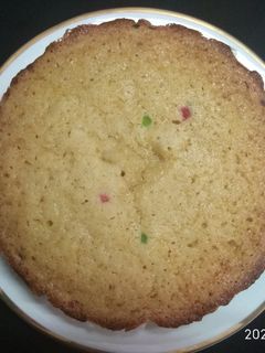 एगलेस रवा केक (eggless Rava Cake recipe in hindi) रेसिपी मुख्य फोटो