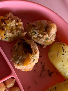 Una foto de Albóndigas de salmón BLW IDEAS