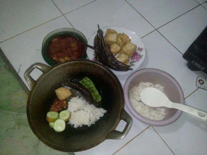 Cara Mudah Membuat Resep Sambal terasi goreng yang  Bikin Ketagihan Anti Ribet, Mantap Sekali