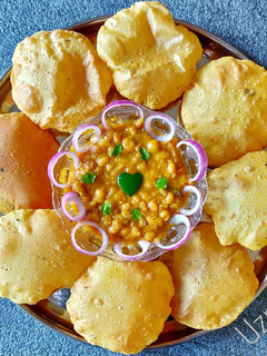 A picture of Masala Puri with Matar.